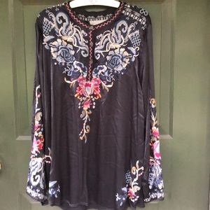 Johnny Was Small Biya Dark Navy Black Embroidered Silk Floral Tunic Top Blouse